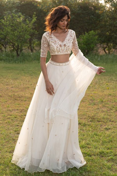 Off White Crop Top Lehenga, White Half Saree, Half Sleeve Blouse Designs, Lehenga Simple, Lehenga Silk, Lehenga White, Indian Fits, Lengha Blouse Designs, Lehenga Top