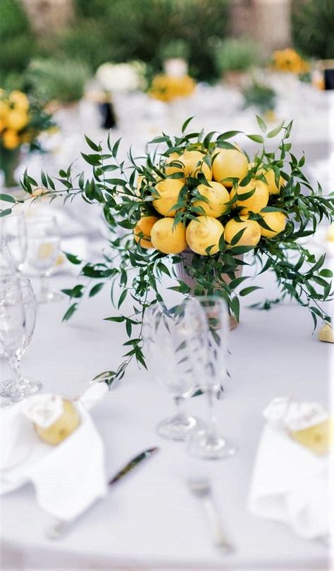 Lemon Themed Party, Lemon Centerpieces, Rancho Las Lomas Wedding, Lemon Themed Bridal Shower, Italian Party, Citrus Wedding, Tafel Decor, Lemon Decor, Yellow Wedding