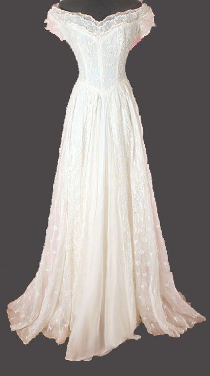 1700s Inspired Wedding Dress, Vintage Wedding Looks Brides, Antebellum Waistline Wedding Dress, Merida Wedding Dress, Vintage Southern Wedding Dress, Vintage Wedding Dress 1950s 1940s Long, Bohemian Wedding Dress Lace Vintage, 70 Wedding Dress Vintage 70s, Vintage Aesthetic Wedding Dress