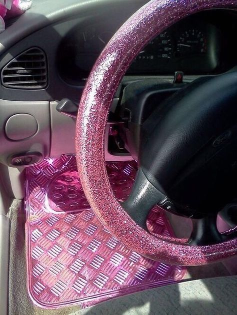 Y2k Cars, Pink Steering Wheel Cover, Pink Car Accessories, Car Accessories Diy, Girly Car Accessories, Car Accessories For Girls, Girly Car, Car Goals, Cute Car Accessories