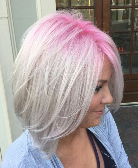 Blonde with pink roots Pink Roots, Modern Bob Haircut, Root Shadow, Tan Skin Blonde Hair, Blonde Hair With Roots, Blonde Roots, Blonde With Pink, Hair Color And Cut, Haircuts For Fine Hair