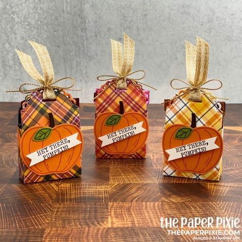 Stampin Up Halloween Treat Bags, Fall Treat Boxes, Stampin Up Treat Boxes, Thanksgiving Treat Holders, Treat Boxes Ideas Packaging, Treat Packaging Ideas, Fall Treat Bags, Treat Boxes Diy, Sac Halloween