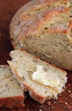 Irish Potato Bread - no yeast! Always looking for ways to use leftover mashed potatoes. Irish Potato Bread, Irish Cooking, Irish Potato, A Loaf Of Bread, Irish Potatoes, Whisky Drinks, Leftover Mashed Potatoes, Loaf Of Bread, Potato Bread