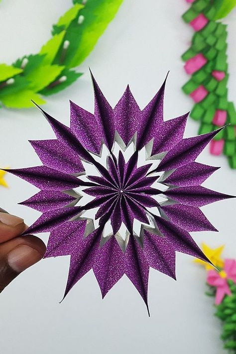 How to make a 3D paper snowflake. A very EASY DIY paper snowflake for Christmas. Christmas Star Crafts idea making Tutorial. #Christmas #Star #Snowflake Diy Easy Paper Crafts, Paper Crafts Tutorial, Christmas Star Crafts, Star Crafts, 3d Paper Snowflakes, Snowflake Wall, Paper Snowflakes Diy, Wall Decoration Ideas, Paper Snowflake