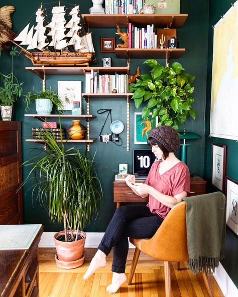 Jessica Brigham | MRFL on Instagram: “Oh don't mind me, just gettin' lit with one of my newest earthy scent-sessions 🌿 Canopy 🌿 by @otherlandco. Fig, ivy and mint is a darn good…” Jessica Brigham, Her Home Office, Library Designs, Old Library, Mid Century Modern Living, Earthy Scent, Mid Century Modern Living Room, Style Deco, Living Room Decor Modern