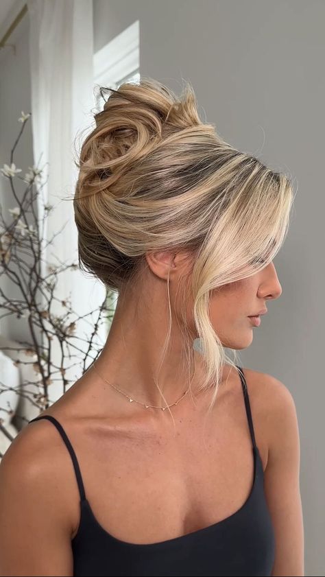 Brielle Bahr | Hair & Makeup Artist | HOW TO: a modern twist on the pam anderson high bun 🖤 @bailsmaxwell_ side note: Baileigh had to catch a flight right after this shoot… | Instagram Pam Anderson Inspired Hair, Pam Anderson Inspired Updo, Top Of Head Updo, Pam Anderson Messy Updo, Pam Anderson Bridal Hair, Pamela Anderson Bun Wedding, Pam Anderson Hair Updo Wedding, Pam Anderson Wedding Hair, Blond Updo Hairstyles