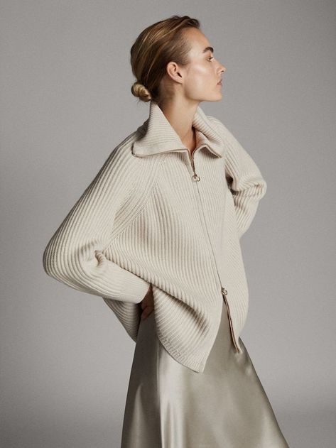 The New Trend In Knitwear For Autumn Winter Autumn 23, Black And White Outfit, Massimo Dutti Women, Style Minimaliste, Knitting Women Sweater, 가을 패션, Knit Fashion, Massimo Dutti, Minimal Fashion