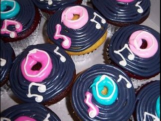 Rock n Roll Cupcakes | Party Cupcake Ideas | Dad's Surprise 65th ... Grease Party Food, Birthday Delivery Ideas, Grease Cupcakes Ideas, Ska Music Themed Party, 50s Theme Cupcakes, 50s Rock And Roll Party, 50s Cupcakes, Record Cupcakes, Rock And Roll Cupcake Toppers