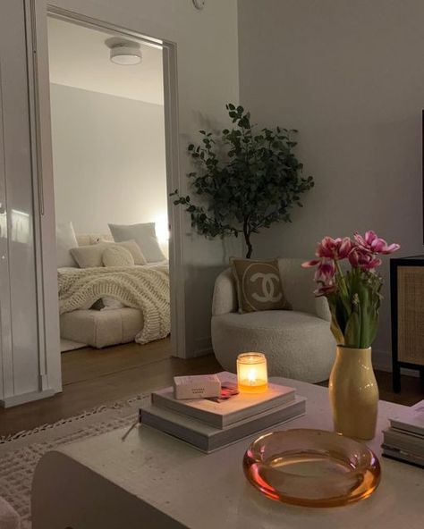 MASON OGLESBY on Instagram: "our little home is coming together 🕯️🌸🤍 • #apartmenttherapy #apartmentdecor #homedecor #homestyle #pinterestinspired #pinterestaesthetic #apartmentgoals" New Apartment Astethic, Master Bedrooms Decor Apartment, Aparmtnet Aesthetic, Apartement Aesthetics, Own Apartment Aesthetic, Non Aesthetic Home, Girl Appartement, That Girl Apartment, Cute Appartement