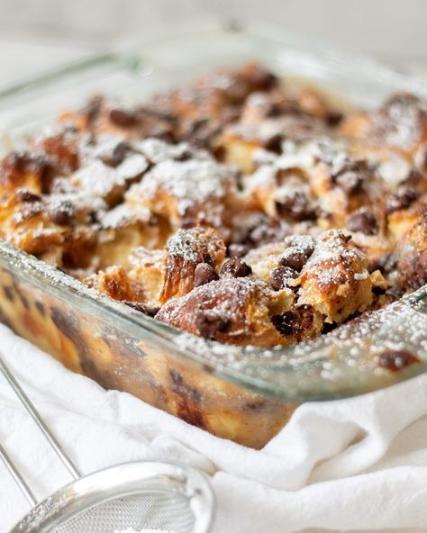 Chocolate Croissant Bake Cream Cheese Custard, Croissant Bake, Cream Cheese Crescent Rolls, Brunch Casserole, Chocolate Croissant, Comfort Food Recipes, Herb Butter, Breakfast Bake, Decadent Chocolate