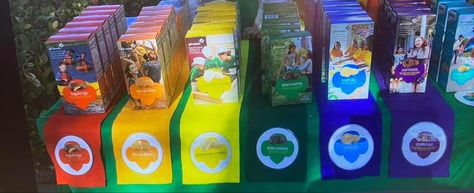 Girl Scout Cookie Booth, Cookie Booth, Girl Scout Cookies Booth, Booth Setup, Gs Cookies, Cookie Display, Display Bookcase, Cookie Table, Outdoor Girls