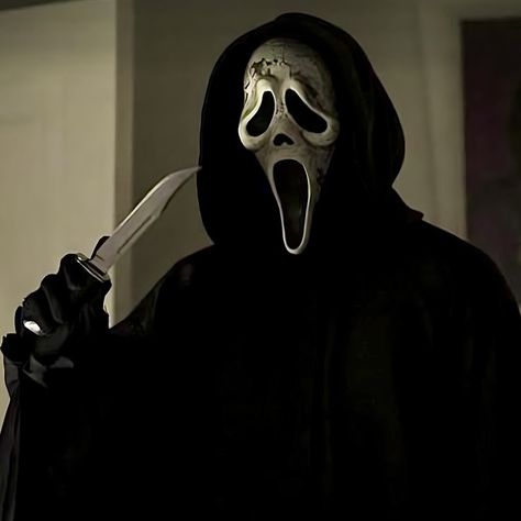 Scream 6 Ghostface icon Hear Me Out Villains, Scream Vi Ghostface, Crazy Characters From Movies, Pfp Icons Horror, Black Horror Characters, Hear Me Out Crazy, Scream Pfp Aesthetic, Scream Ghostface Aesthetic, Crazy Hear Me Out Characters