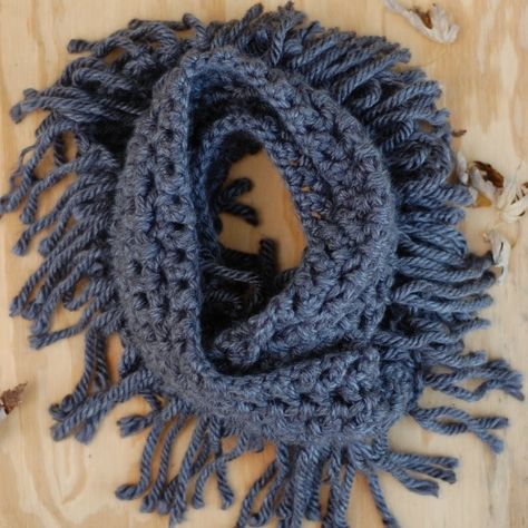 Fringe Scarf Crochet, Chunky Fringe, Chunky Infinity Scarves, Scarf With Fringe, Crochet Infinity Scarf, Stitch Crochet, Scarf Crochet Pattern, Crochet Cowl, Fringe Scarf