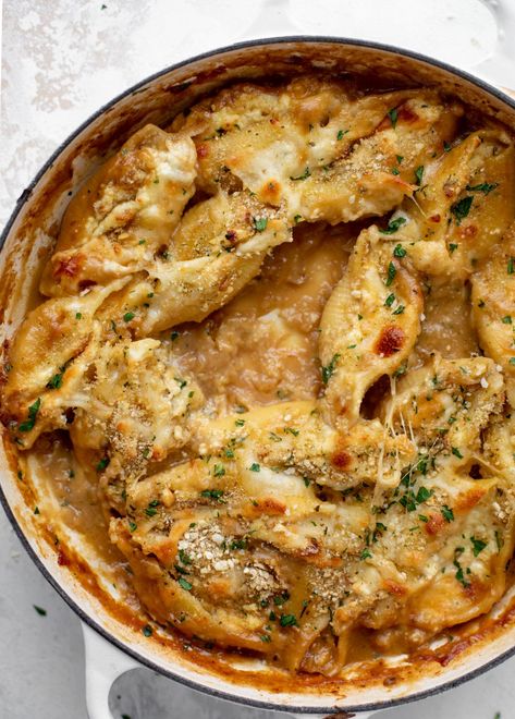 French Onion Stuffed Shells - French Onion Stuffed Shells Recipe Creamy Stuffed Shells, Shell Noodle Recipes, Onion Dinner Recipes, Pasta Shell Recipes, Fancy Pasta Recipes, Stuffed Pasta Recipes, Impressive Dinner Recipes, Shell Noodles, French Food Recipes