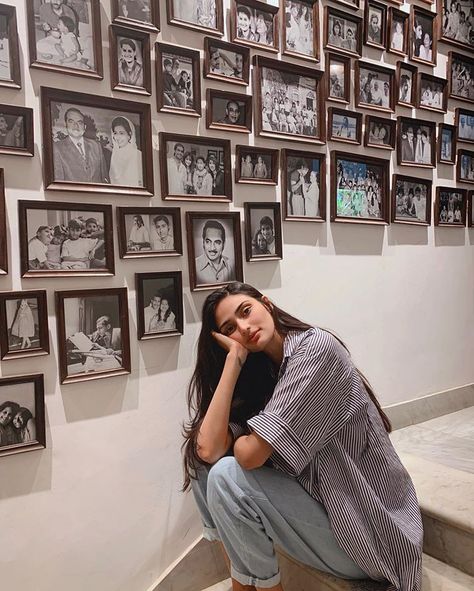 Athiya Shetty Instagram, Shirt With Baggy Jeans, Oversized Checked Shirt, Taylor Hill Style, Lounging At Home, Blogger Poses, Athiya Shetty, Children's Clothing Brand, Birthday Card Drawing