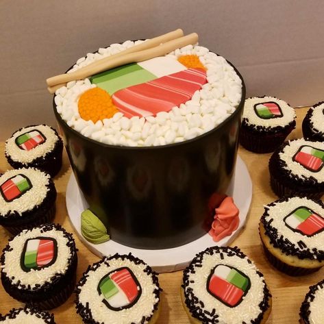 Sushi Cake Birthday, Sushi Cakes, Sushi Cupcakes, Sweet Sushi, Fruit Sushi, Rice Cereal Treats, Candy Sushi, Dessert Sushi, Sushi Cake