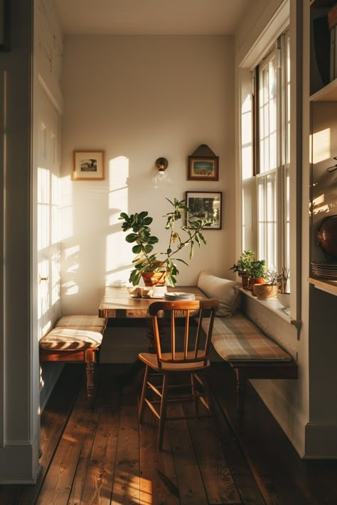 Decor For Small Kitchen Space, Vintage Small House Interior, Earthy Vintage Interior Design, Vintage House Decoration, Dining Space In Kitchen, Unique Small Kitchen Designs, Compact Interior Design, Making Use Of Small Spaces, Small Farmhouse Decor Ideas