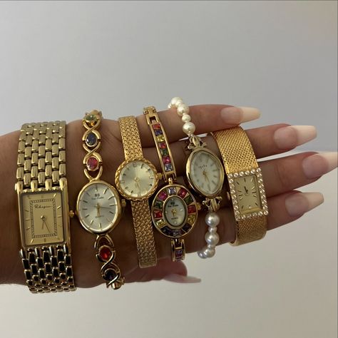 It’s always the dainty gold vintage watches that steal our hearts🤍 #watchesofinstagram #vintagewatch #watchlover #watchmania #vintage #vintagejewelry #smallbusiness #smallbusinesssupport #giftideas #vintagewatchcollector #oldmoney #antique #antiquejewelry Vintage Watches Aesthetic, Dainty Vintage Watch, Vintage Jewelry Gold, Gold Jewelry Dainty, Vintage Gold Watches, Vintage Watches Antique, Dainty Watches, Dainty Gold Watch, Gold Watch Vintage