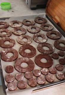 Cake Donuts Baked Old Fashioned, Chocolate Cake Donuts Fried, Fried Chocolate Donut Recipe, Chocolate Donuts Fried, Chocolate Yeast Donut Recipe, Cake Donuts Fried, Chocolate Cake Donut Recipe, Baked Breakfasts, Chocolate Cake Donut