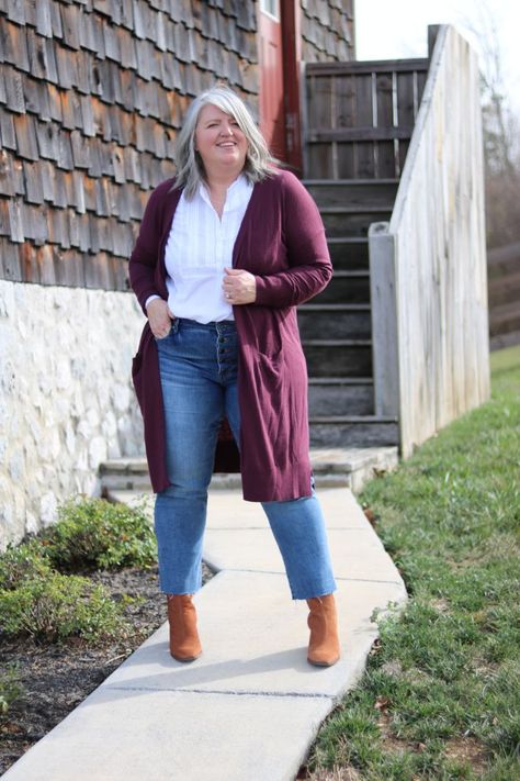 Full calves and slim shaft booties don't always work. In this post, I'll show you the best way to style straight, slim-shaft booties on a curvy woman. #plussizefashion #plussize #plussizeoutfitinspiration #vionicboots #fashionover50 #howtostylechelseaboots #whattowearwithchelseaboots Chelsea Boot Plus Size Outfit, Chelsea Boots Outfit Women Plus Size, Curvy Women Outfits Over 50, Plus Size Tuck, Full Figured Fashion For Women, Petite Plus Size Outfits, Figure Fashion, Chic Outerwear, Polished Casual