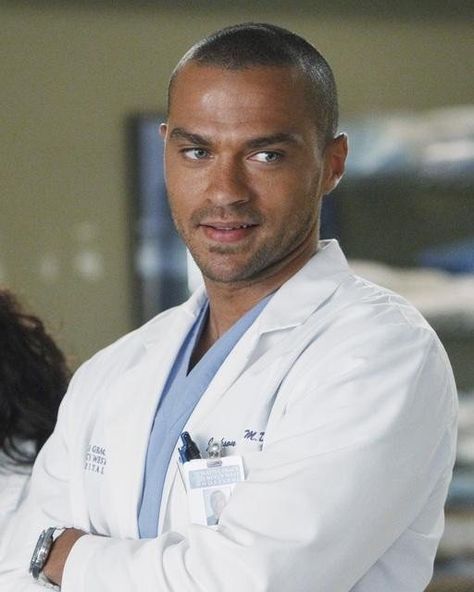 Jesse Williams... rawr. Greys Anatomy Season 8, Jessie Williams, Jackson Avery, Jesse Williams, Male Doctor, Greys Anatomy Cast, Medical Drama, Season 8, Grey's Anatomy