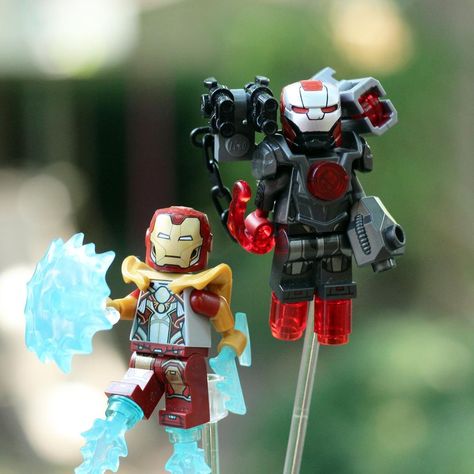 Matthew (@marx.customs) • Instagram photos and videos Lego Avengers Moc, Lego Iron Man Moc, Lego Marvel Moc, Lego Ninjago Minifigures, Lego Basic, Lego Jedi, Lego Iron Man, Lego Dragon, Lego Sculptures