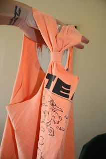 It Is What It Is: DIY T-Shirt Tanktop! Going to try this with a bow instead of wrap Zumba Shirts, Tshirt Tank Top, Diy Workout, Diy Tank, Diy T Shirt, Shirt Diy, Old Shirts, Cute Tank Tops, Old T Shirts