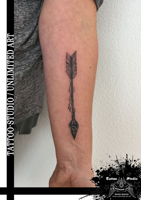 Black & Grey Tattoo / Pfeil Tattoo / Arrow Tattoo Arrow Tattoo Men, Arrow Tattoos For Men, Mens Arrow Tattoo, Tattoo Arrow, Black Grey Tattoo, Arrow Tattoo Design, Arrow Tattoo, Arrow Tattoos, Grey Tattoo