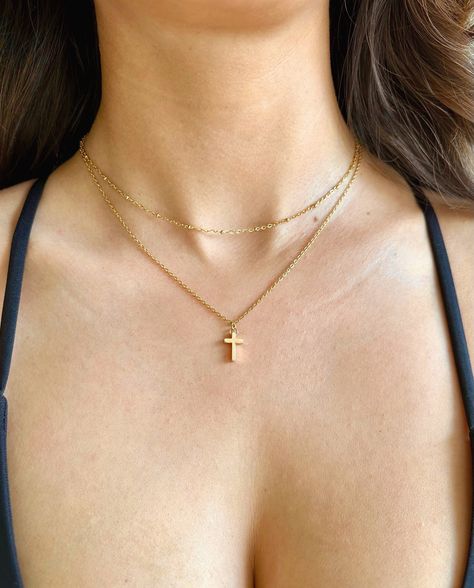 Layered Necklaces Cross, Cross Necklace Layering, Cross Necklace Stack, Gold Necklace Cross, Cross Gold Necklace, Cross Chain Necklace, Layered Cross Necklace, Cross Choker Necklace, Dainty Cross Necklace