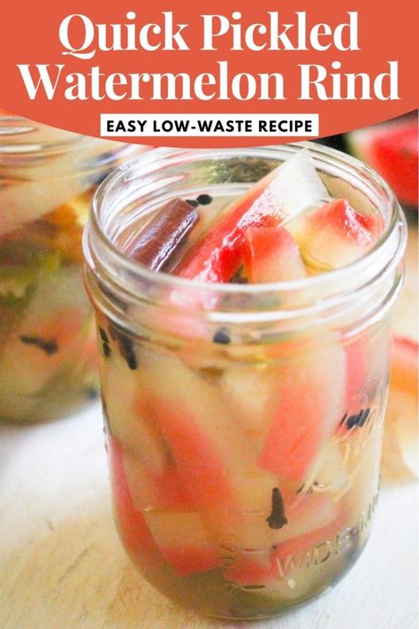 Watermelon Pickles Easy, Pickled Watermelon Rind Recipe, Watermelon Rind Recipes, Pickled Things, Pickled Recipes, Pickled Watermelon, Quick Pickle Recipe, Pickled Fruit, Pickled Watermelon Rind