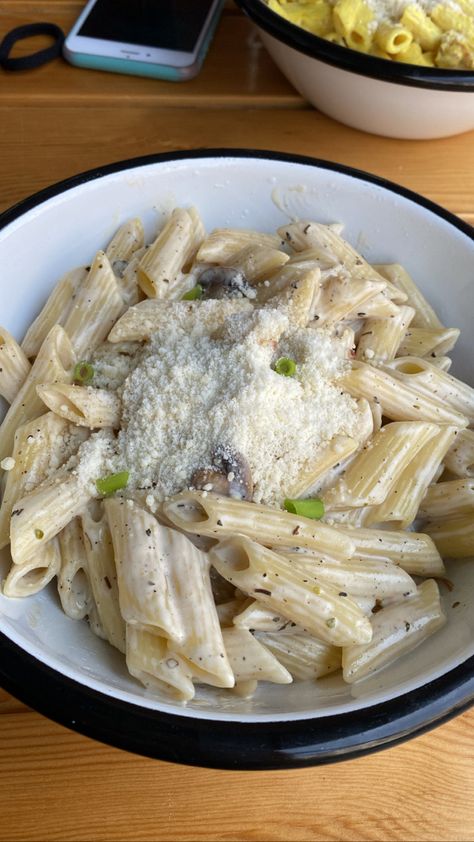 Penne Alfredo Pasta, Penne Alfredo, Pinterest Challenge, Alfredo Pasta, Food Therapy, Birthday Gift Baskets, Penne Pasta, Food Recepie, Alfredo