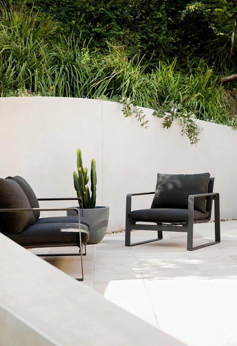 Outdoor Sofa Design, Modern Outdoor Sofas, Contemporary Lounge Chair, Contemporary Outdoor Furniture, Luxury Outdoor Furniture, Outdoor Furniture Sofa, Outdoor Furniture Design, Contemporary Chairs, Modern Outdoor Furniture