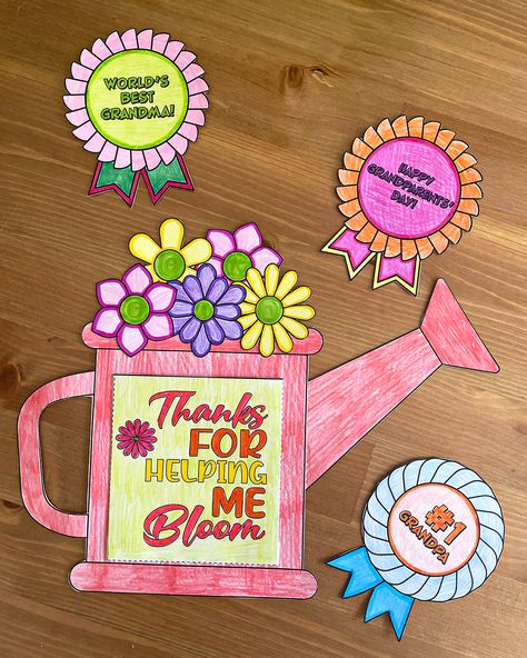 This adorable craft/homemade gift is designed for your students to create a fun watering can card to gift their grandparents on Grandparents’ Day. This template also includes a special pocket feature for students to insert a packet of seeds to remind their grandparents, “Thanks for Helping Me Grow! Parents Day Activity For Kids, Cards For Grandparents From Kids, Special Persons Day Craft, Grandparents Day Art For Kids, Grandparents Art For Kids, Grandfriends Day Activities, Simple Grandparents Day Crafts, Grandparents Day Classroom Activities, National Grandparents Day Crafts