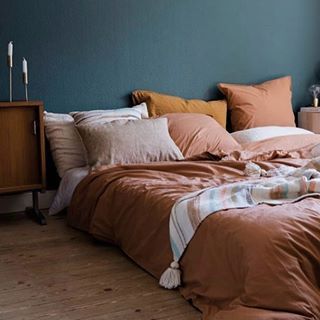 Thank you for the beautiful repost of our organic Studio Feder bedding @wunderblumen 🍂Good night everyone... #bedding#organic#studiofeder#organicbedding#newbrand#webshop#interiordesign#lifestyle#danishdesign#homedecor#homeaccessories#decor#sengetøj#økologisksengetøj#onlineshopping#studiofederbedding Bedroom Designs For Couples, Teal Bedroom, Blue Bedroom Decor, Bedroom Orange, Fall Bedroom, Woman Bedroom, Couple Bedroom, Trendy Bedroom, Bedroom Green