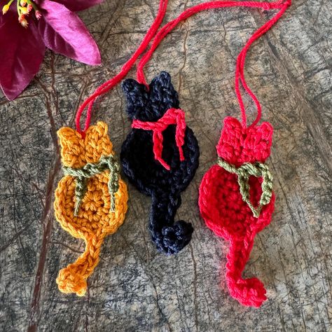 Rustic Crochet, Crochet Cats, Pinterest Diy, Handmade Ideas, Cat Ornament, Trending Products, Crochet Cat, Holiday Shopping, Art Handmade