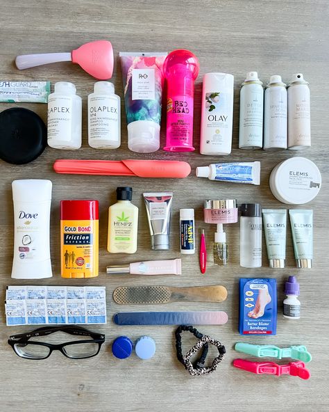 Toiletry Travel List, Traveling Toiletries Bag, Travel Hygiene Bag Packing Lists, Travel Bathroom Bag List, Vacation Toiletries List, What Is In My Travel Bag, Camping Toiletry Bag, Shower Bag Travel, Travel Toiletry Bag List