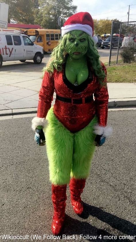 The Grinch Cosplay, Female Grinch Costume, Cute Grinch Costume, The Grinch Costume For Women, Diy Christmas Costumes For Women, Grinch Costume Women, Elf Aesthetic Outfit, Grinch Halloween Costume, Grinch Cosplay