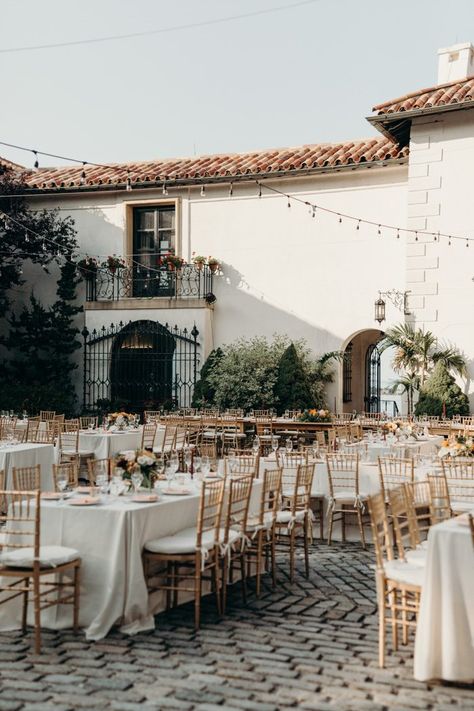 Wedding Venues Courtyard, Vanderbilt Museum Long Island, Vanderbilt Museum Wedding, Peach Wedding Reception, Pretty Venues, Long Island Wedding Venues, Vanderbilt Museum, Chic Wedding Venues, Harry And Meghan Wedding