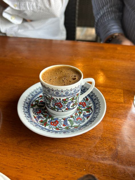 Turkish Coffee Aesthetic, Turkish Aesthetic, Turkish Coffee Reading, Turkish Coffee Recipe, Lebanese Breakfast, Coffee Turkish, Turkish Tea Cups, Small Coffee Shop, Turkish Coffee Set