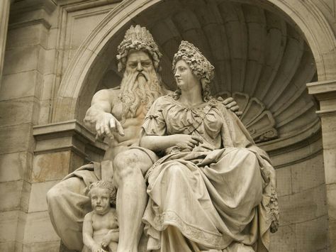 Zeus & Hera Hera Goddess, Zeus Statue, Zeus And Hera, Greek Pantheon, Goddess Aesthetic, Greek Gods And Goddesses, Greek And Roman Mythology, Greek Mythology Art, Ancient Mythology