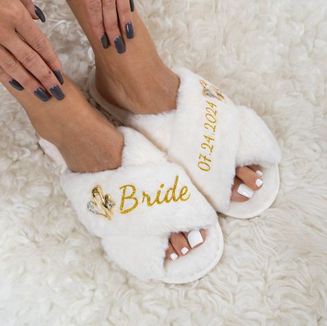 Unique Slippers, Bride Morning, Slippers Wedding, Bride Slippers, Honeymoon Trip, Spa Slippers, Wedding Roles, Wedding Slippers, Fluffy Slippers