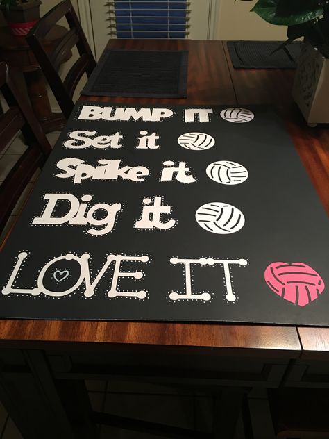 Volleyball Poster Ideas, Volleyball Decorations, Volleyball Locker Decorations, Volleyball Room, Volleyball Signs, Night Volleyball, Volleyball Crafts, Volleyball Locker, Spirit Posters