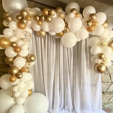 Good And White Birthday Decor, Balloon Garland Gold And White, White And Tan Balloon Arch, Gold And Beige Party Decorations, White Silver And Gold Party Decor, Birthday Ideas White And Gold, Balloon Arch Gold And White, Gold And White Balloons Decoration, Beige White And Gold Party Decor