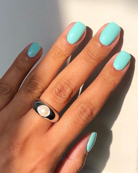 OPI on Instagram: “#GelatoOnMyMind a vibrant robin's egg #blue is one way to keep your cool in the sun. 🌞🦋 By: @iramshelton #OPIObsessed #ColorIsTheAnswer…” Robin Blue Nails, Robins Egg Blue Nails, Aqua Nail Designs, Vibrant Blue Nails, Aqua Nail, Trendy Blue Nails, Turquoise Nail Designs, Tiffany Blue Nails, Blue Gel Nails