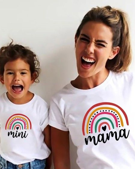 Mother Daughter Shirts, Baby Mommy, Outfits Mom, Idee Cricut, Mother Daughter Outfits, Mommy And Me Shirt, Daughters Shirt, Family Matching Outfits, Rainbow Shirt