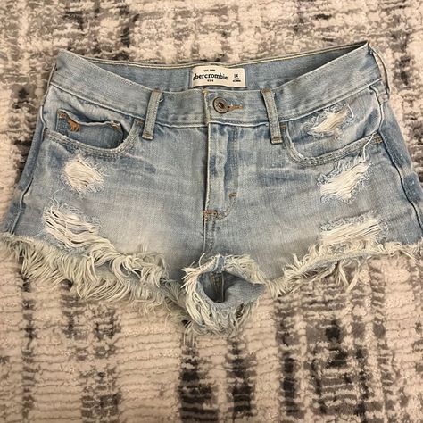 Super Cute, Kids Size 14 Jean Shorts. Brand New Condition (Fits A Little Big) Corset With Jean Shorts, Cute Mini Shorts, Cute Bottoms Aesthetic, Low Waisted Jean Shorts, 2025 Wishlist, Corset With Jeans, Abercrombie Models, Orlando Shopping, Cute Bottoms