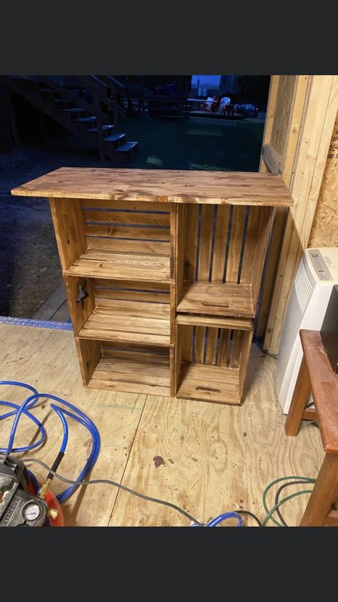 Small Boutique Event Space, Boutique Crate Display, Craft Fair Shelving, Wood Crate Jewelry Display, Vendor Display Stand Diy, Wooden Displays For Craft Shows, Country Booth Display Ideas, Wood Crate Craft Fair Display, Boho Display Booth