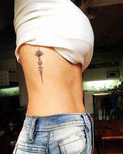 Top 104 Best Unalome Tattoo Ideas - [2020 Inspiration Guide] Unalome Tattoos, Lotusblume Tattoo, Minimalist Tattoo Meaning, Rib Tattoos For Women, Hamsa Tattoo, Unalome Tattoo, Inspiration Tattoos, Small Meaningful Tattoos, Original Tattoos