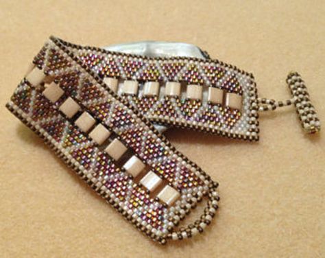 Twin Beads, Tila Beads, Bead Weaving Tutorials, Beading Jewelery, Seed Bead Patterns, Bead Weaving Patterns, Seed Bead Tutorial, Beaded Bracelet Patterns, Seed Bead Bracelets