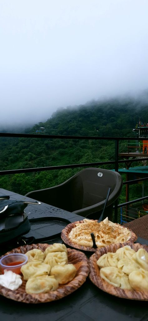 Hillstation, food, momos, mussoorie, pasta, fog Mussoorie Snapchat, Coorg Snap, Fog Snapchat Story, Momos Snap Story, Mussoorie Snap, Hill Station Aesthetic, Haridwar Snap, Fake Snap Pic Food, Momo Snap